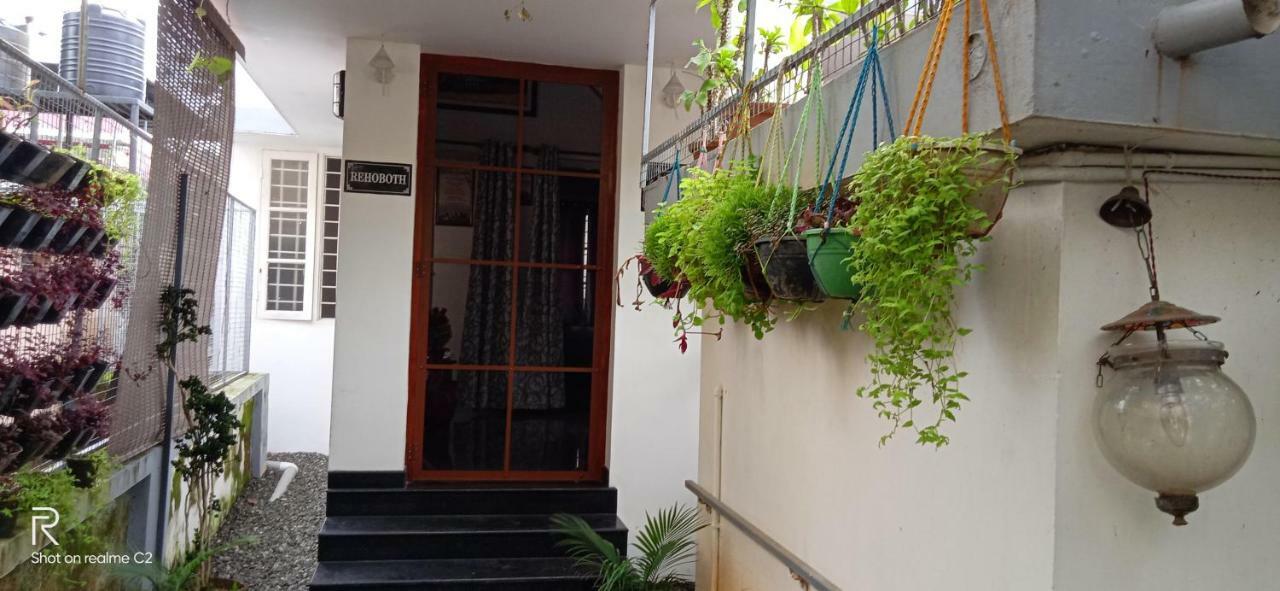 ホテル Bethel Residency Kochi エクステリア 写真
